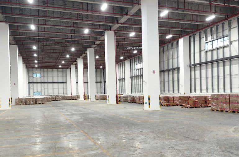 按日租用按托盘位租用的公共托管仓，提供仓配一体化代管理服务