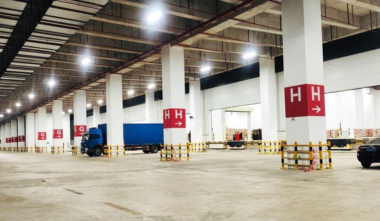 按日租用按托盘位租用的公共托管仓，提供仓配一体化代管理服务