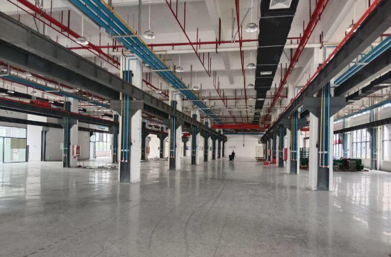 低价深圳临近东莞原房东厂房6000平500起分，现成办公室