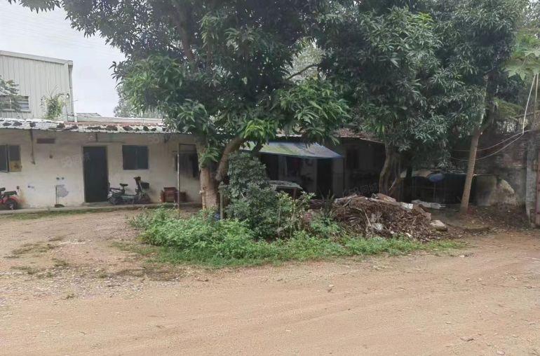 东莞黄江镇田美建筑300空地1100平方废品回收汽车停放行业