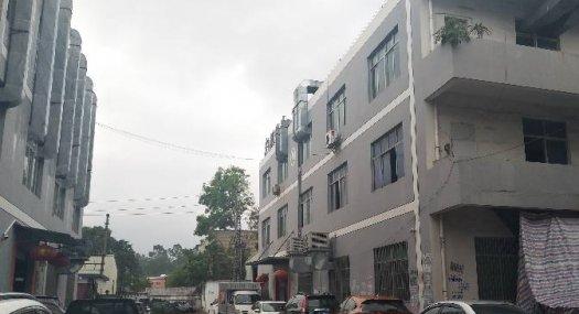 凤岗油甘埔楼上喷油，喷粉，玩具现成办公室2000平