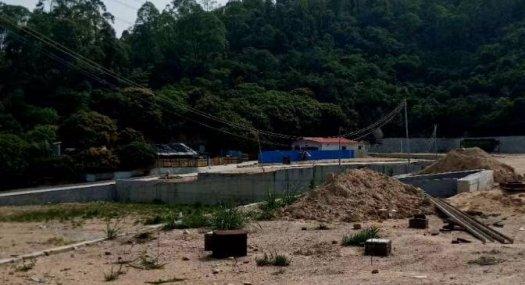 凤岗出租适合堆放建材，空地行业11000平，可分租