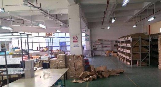 塘厦镇客运车站二楼地坪漆标准三吨货梯出租1500平