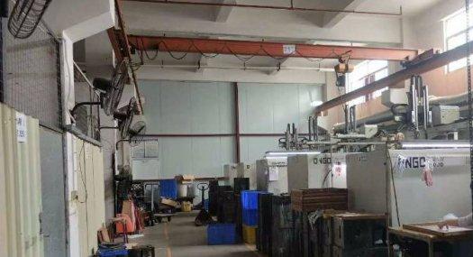 凤岗五联原房东一楼带行车现成办公室厂房1580平方