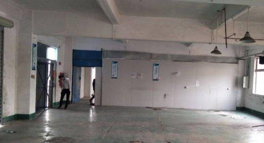 凤岗雁田红石桥楼上水电齐全厂房出租750平 带吊机口