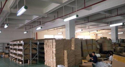 塘厦镇客运车站二楼地坪漆标准三吨货梯出租1500平