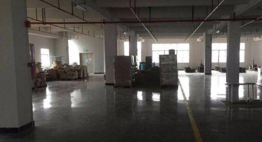 凤岗五联出租电子，玩具，配件可分租厂房1620平