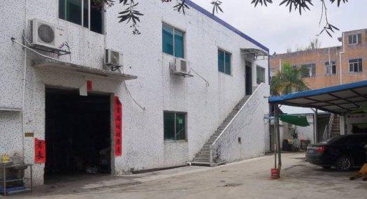 凤岗镇官井头二楼带吊顶精装修拎包入驻厂房600平方