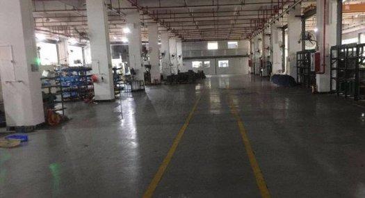 凤岗五联科技园出租楼上带装修厂房1600平交通方便好招工