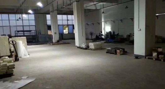 凤岗凤德岭一楼高6米 厂房出租1450平位置佳 空地超大