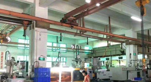 凤岗雁田碧湖大道一楼带行车厂房出租1200平不用转让费