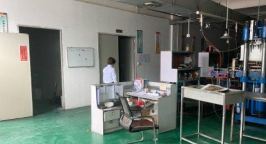 寮步镇新出园区标准厂房1100平带精装办公室