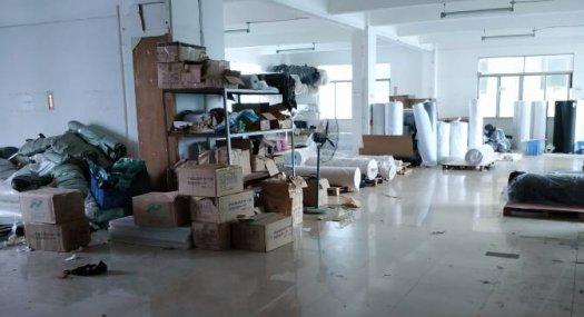 凤岗五联原房东出租楼上带装修厂房1500平交通方便价格便宜