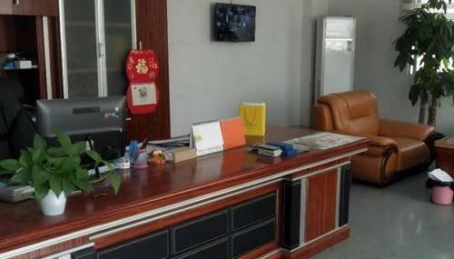 凤岗电子配件玩具灯饰组装 楼上带装修厂房出租500平