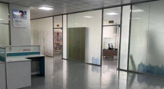 大岭山107国道边楼上带装修厂房出租 1000平