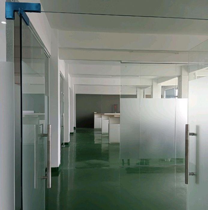 新装修可现用厂房水电安装到位提包入住开厂，可整租可分租。