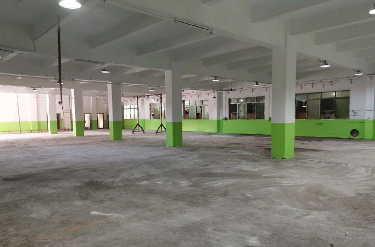 原房东一楼标准厂房，距华为1千米，钣金设备厂可优惠。