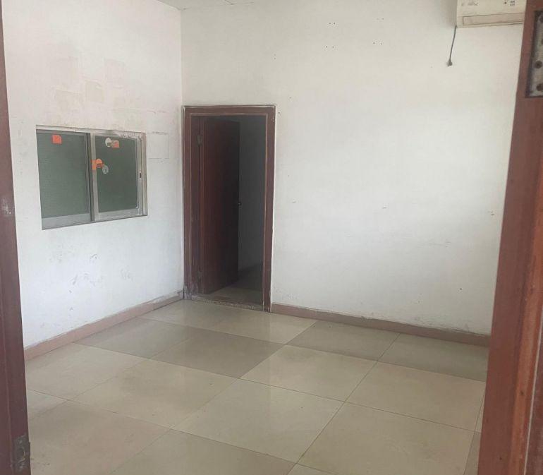 本人在东莞市虎门镇路东社区有五百多平厂房出租