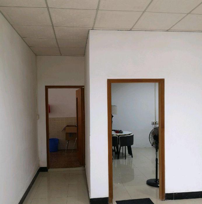 一楼带装修厂房出租，水电齐全