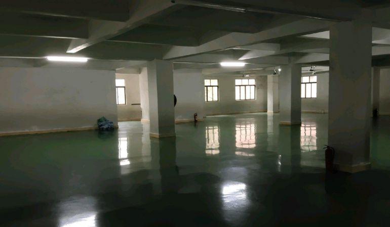 全新一手房东，东坑角社厂房出租！