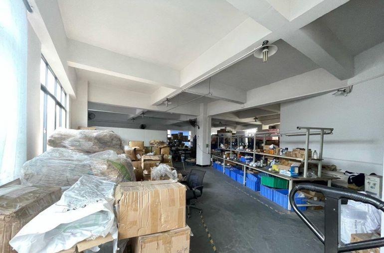 国道边原房东490平方5楼