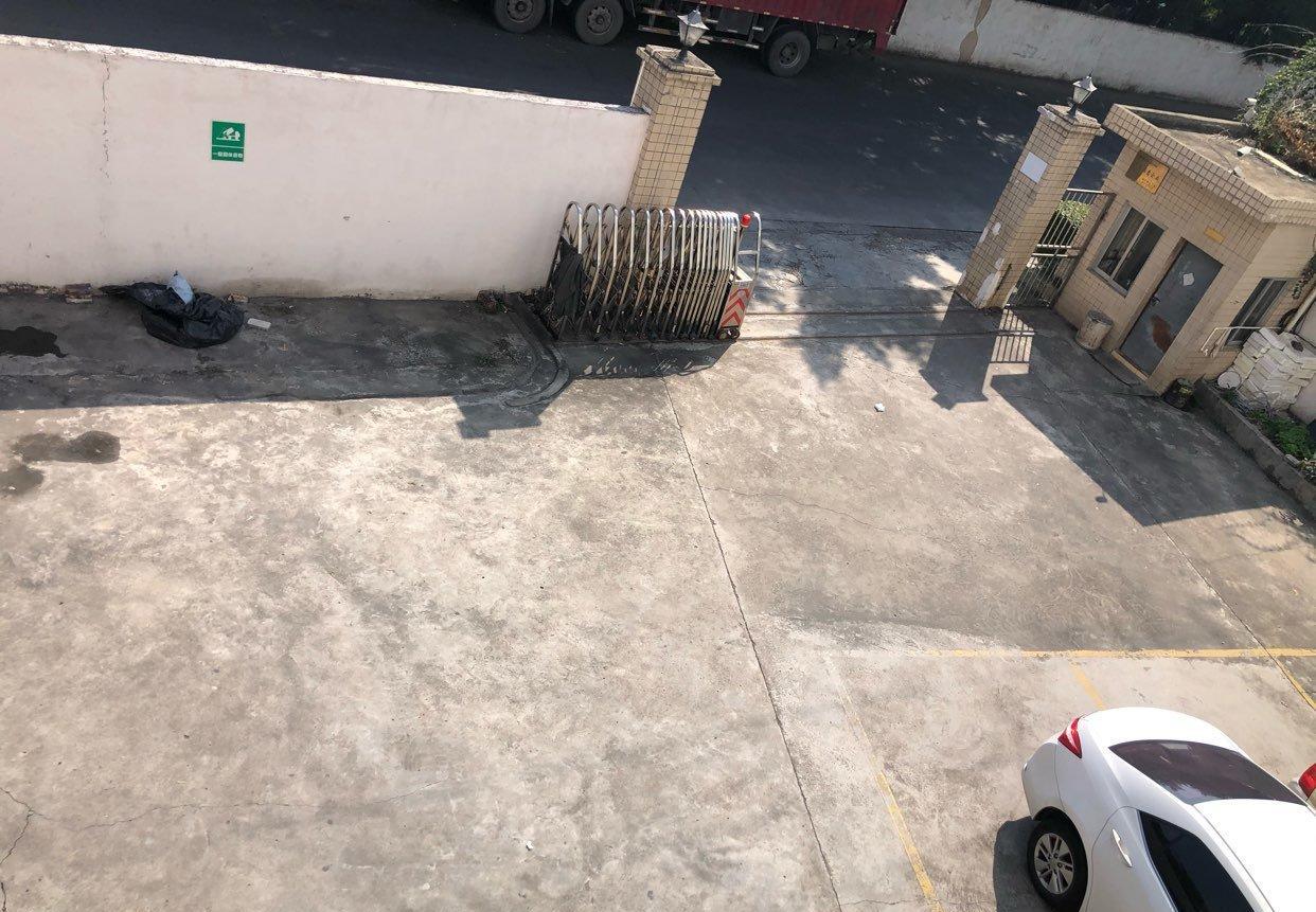 独立厂房分租，租第三层，带豪华办公室和配套男女洗水间