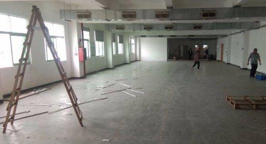 塘厦镇靠近客运站旁楼上标准三吨货梯出租1000平方