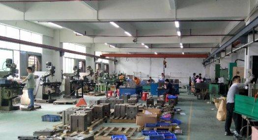 凤岗官井头出租楼上喷油，玩具，电子厂房2500平方