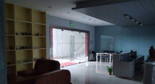 塘厦镇石马楼上带装修水电齐全厂房出租1800平 带前台