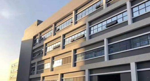 东莞桥头中心工业8300㎡ 砖混厂房出售层高5.3米 配电630KVA 独院 可环评