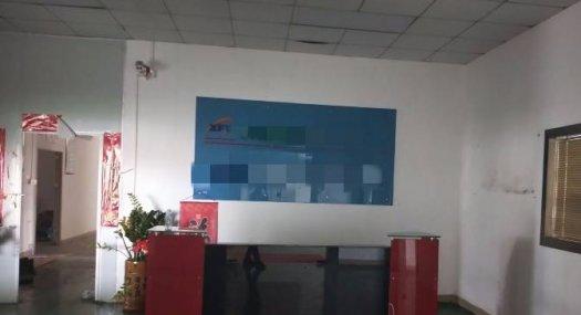 凤岗官井头楼上带水电齐全厂房出租1680平人气旺好招工