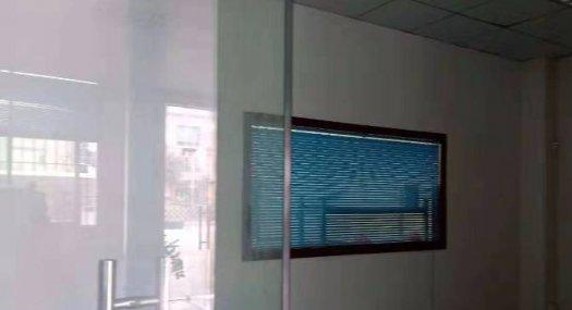 凤岗五联出租小面积厂房高5.5米350平现成水电 靠近深圳