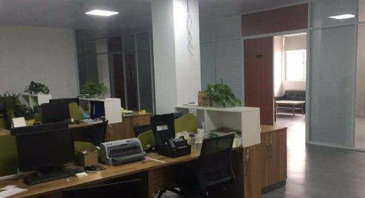 凤岗五联楼上电子厂房豪华装修地坪漆4800方，可分