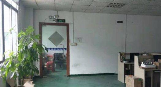 凤岗油甘铺楼上带装修厂房出租900平包装配件电子手袋行业