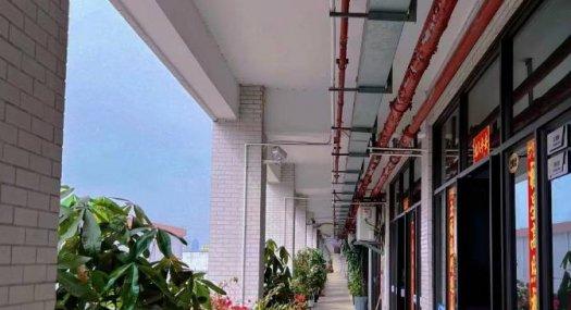 佛山南海 广佛交界主干道处，武广高铁、广州环城高速、穗盐公路旁；距广州、佛山两城市中心仅5公里左右。14077㎡ 库房租售层高5米