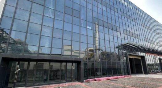 广州黄埔 东翔路附近25000㎡ 框架厂房租售层高9米 配电2500KVA 独院天车10吨 可环评