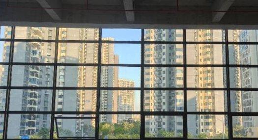 仲恺高铁站旁全新厂房出售 5楼 1116平米 290万 可零首付 全景玻璃幕墙 配备3台电梯 5吨货梯 超大卸货平台