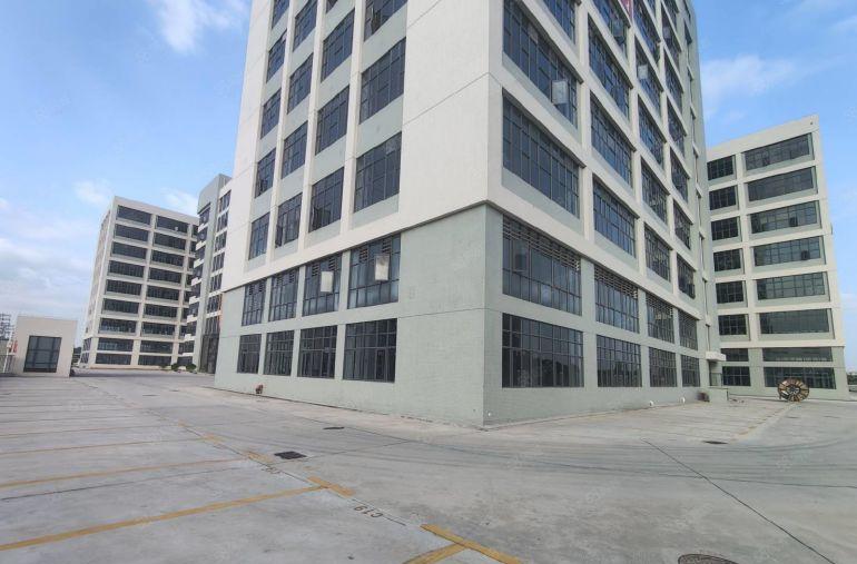 10元马安新乐原房东全新厂房1300平，全新地坪漆，两部电梯