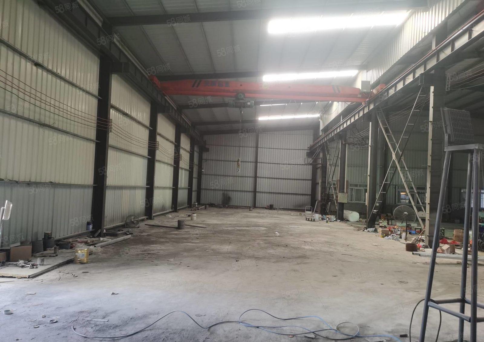 小金口独院厂房，3400平方，4个航车，租金22元