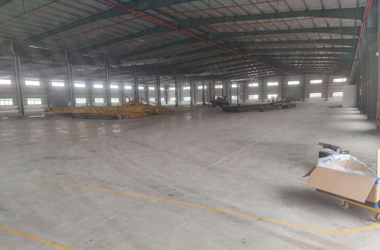 钢构9米高，位置好，大小可分租