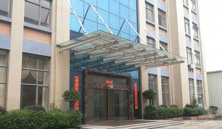 7元厂房出租，在三栋的核心位置，在国道边上，交通非常方便！