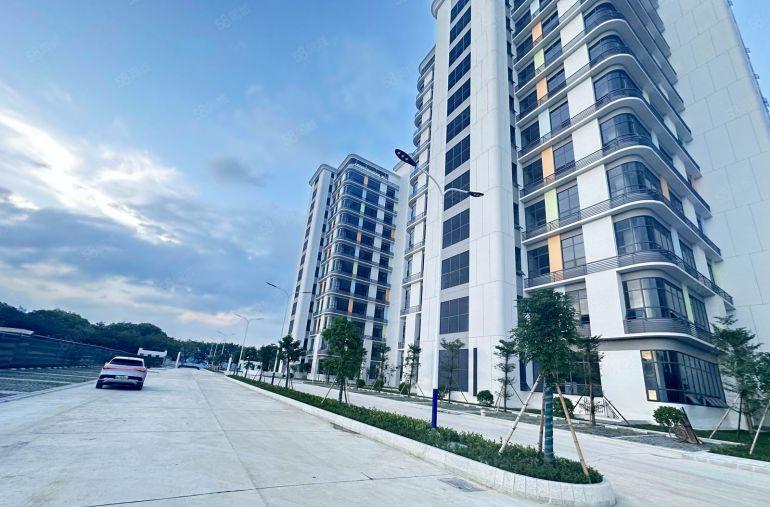 7块惠城水口镇东江湾全新标准厂房2400平一层300起租