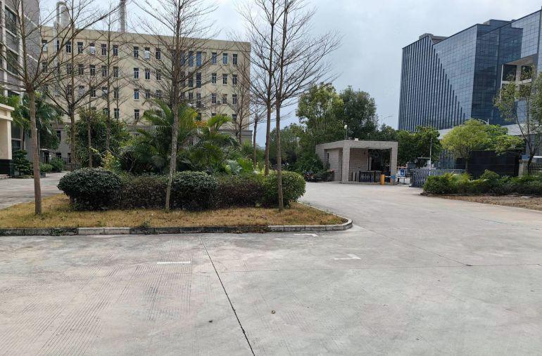 靓高新区全新原房东厂房12块招租