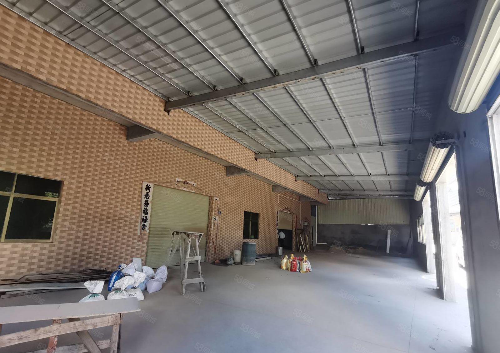 三栋全新楼房加铁皮房一楼420平方二楼260平方招租