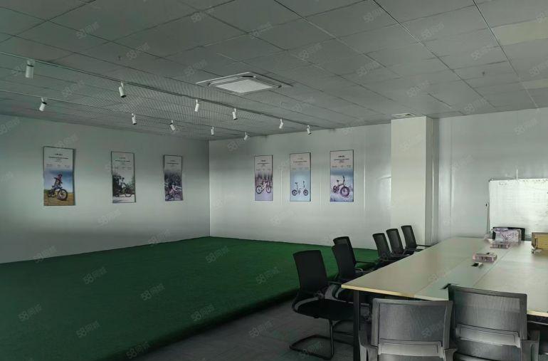 三栋数码园带现成无尘车间，和现成办公室和展厅标准厂房