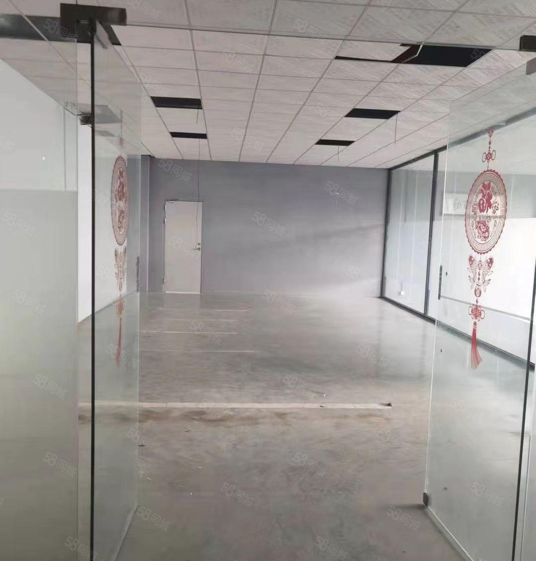 三栋市场尾盘810平现成装修厂房，证件齐全，配电按需