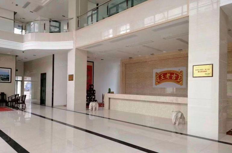 7元厂房出租，在三栋的核心位置，在国道边上，交通非常方便！