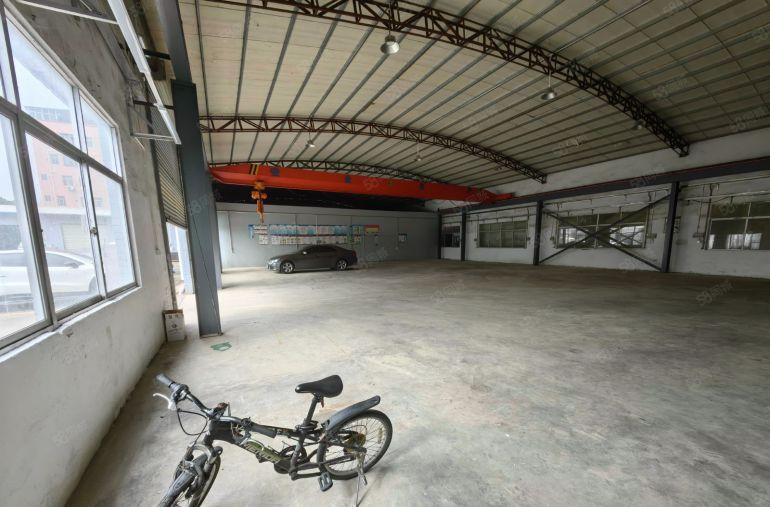 水口800平钢构小独院带现成航车低价出租原房东实际面积出租