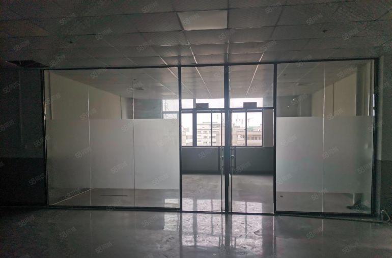 湖滨公园附近，1200平米，可分租600平米，有部分装修