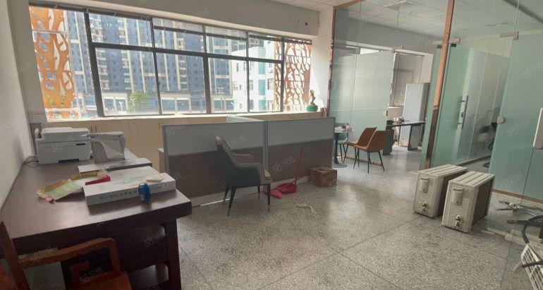 水口100平方办公室出租有客梯隔好会议室